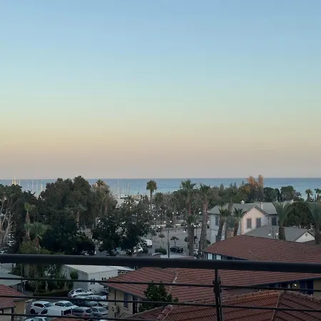 Beautiful Seaview - 3 Min Walk To *