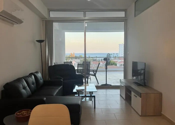 Апартаменты Beautiful Seaview - 3 Min Walk To