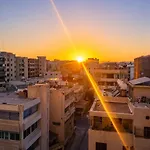 Seaview In - 2 Bdr - 2 Min Walk To דירה לרנקה