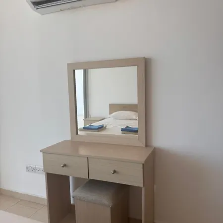 Апартаменты Beautiful Seaview - 3 Min Walk To