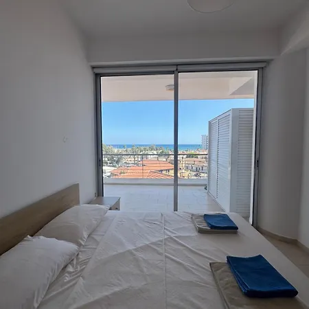 Апартаменти Beautiful Seaview - 3 Min Walk To *