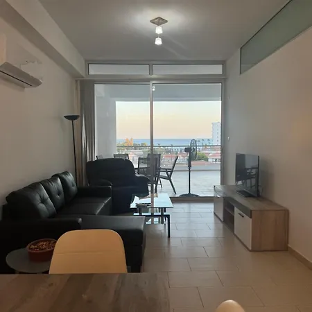 Апартаменты Beautiful Seaview - 3 Min Walk To