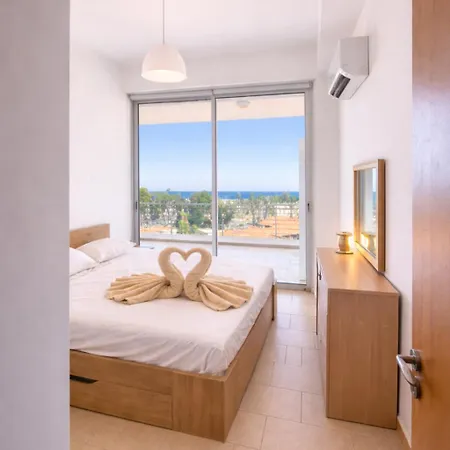 Seaview In - 2 Bdr - 2 Min Walk To *