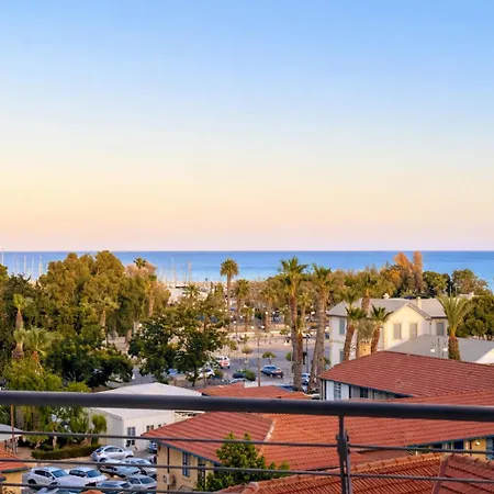 Seaview In - 2 Bdr - 2 Min Walk To 拉纳卡