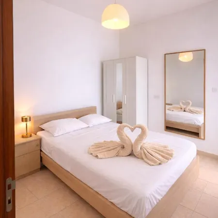 Seaview In - 2 Bdr - 2 Min Walk To 公寓 拉纳卡