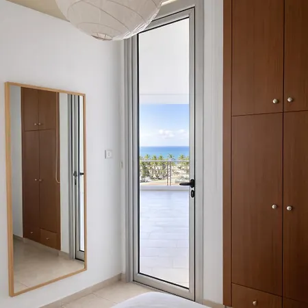Seaview In - 2 Bdr - 2 Min Walk To 拉纳卡