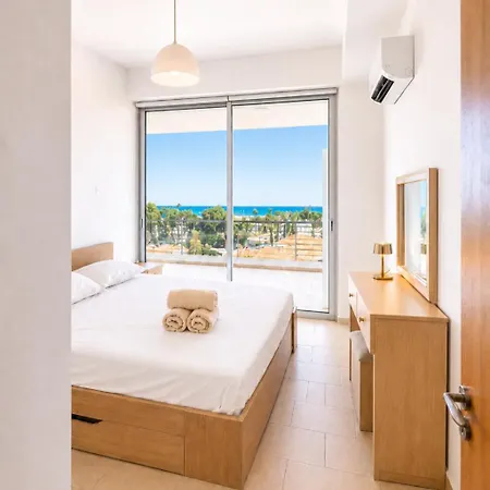 Seaview In - 2 Bdr - 2 Min Walk To