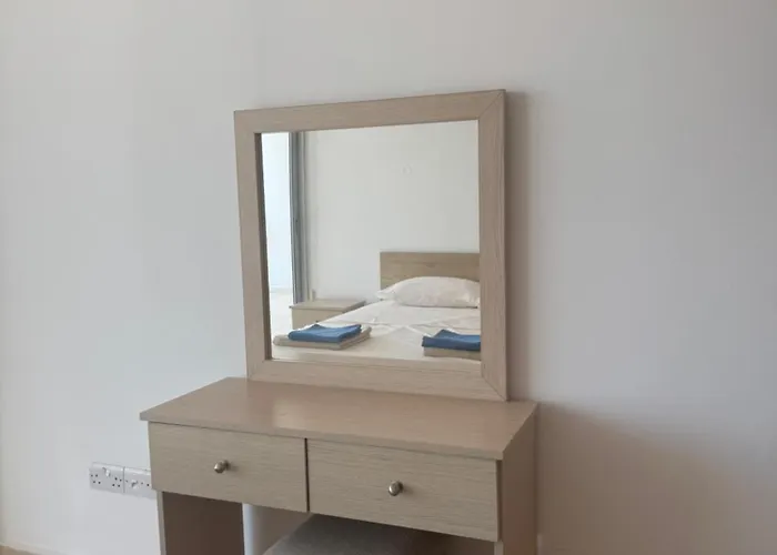 Apartment Beautiful Seaview - 3 Min Walk To