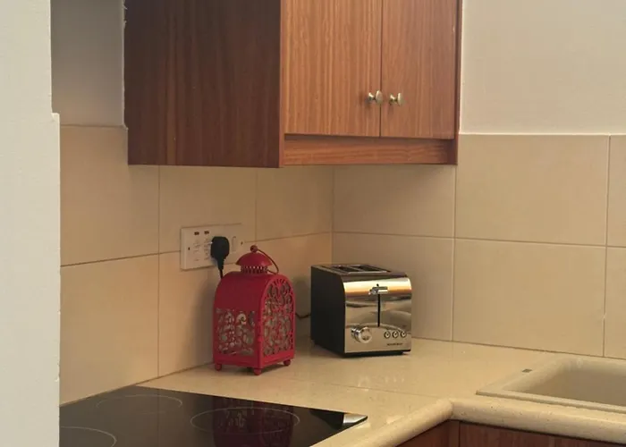 Apartment Beautiful Seaview - 3 Min Walk To