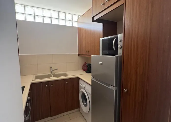 Apartment Beautiful Seaview - 3 Min Walk To