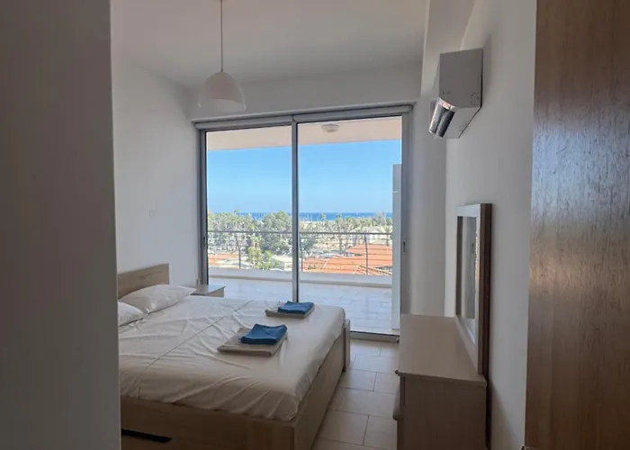 Апартаменти Beautiful Seaview - 3 Min Walk To